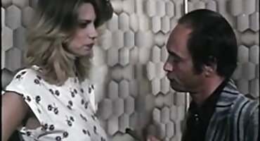 live sex thủ dâm Ariana Marie bị phim sx đốt cháy trong cả hai lỗ.