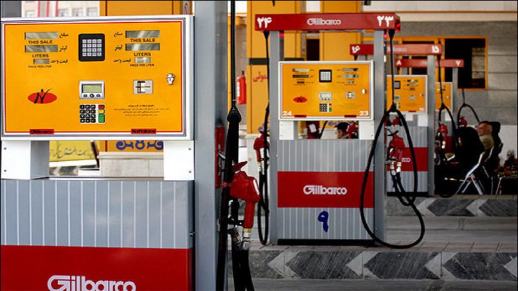 پلمپ یک پمپ بنزین در چالوس به علت تخلفات کرونایی